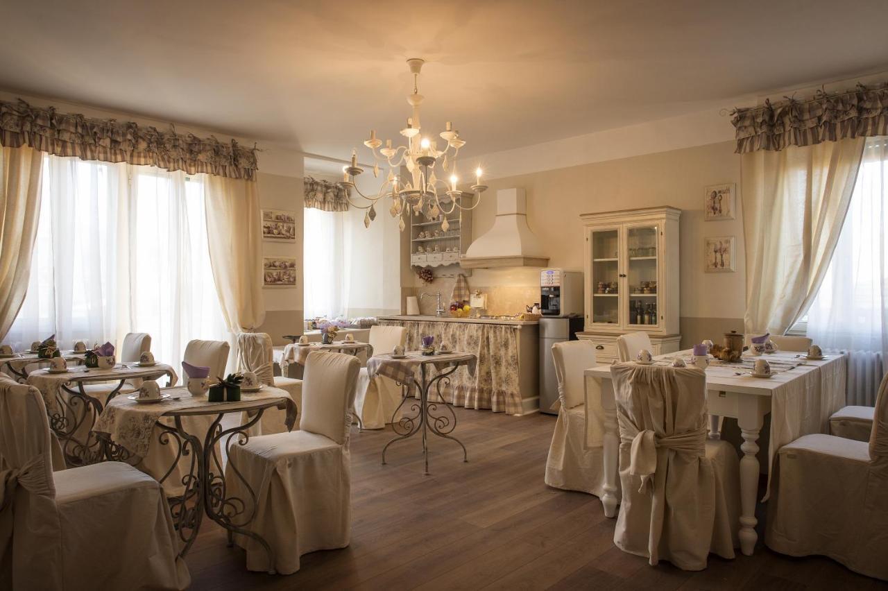 B&B Il Biancospino Abbadia San Salvator Luaran gambar